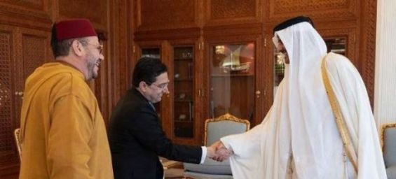 King Mohammed VI's advisor Fouad Ali El Himma and Foreign Affairs Minister Nasser Bourita received by the Emir of Qatar. / DR