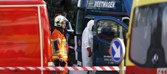 A Moroccan man sets himself on fire in front of a Belgian courthouse./ Ph. Belga