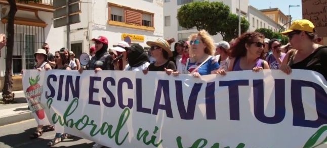 A photo from a march held in Huelva last month to denounce abuses reported by Moroccan strawberry pickers in Spain./Ph. DR