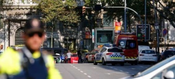 A van ran into a crowd in Bacelona./Ph. Pau Barrena- AFP