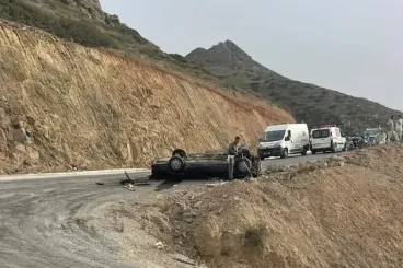 وفاة شخصين وإصابة ثلاثة في انقلاب سيارة قرب شاطئ "ثيبوذا" بالناظور