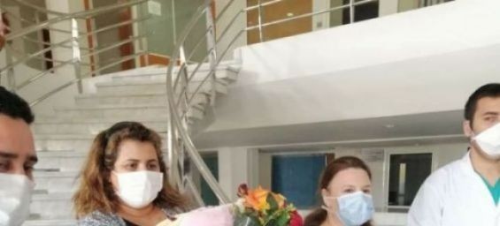 Sama, the youngest Covid-19 patient leaves the hospital in Fes after recovering. / 2m.ma