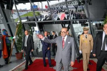 Mohammed VI inaugure et visite des projets du Complexe portuaire de Casablanca