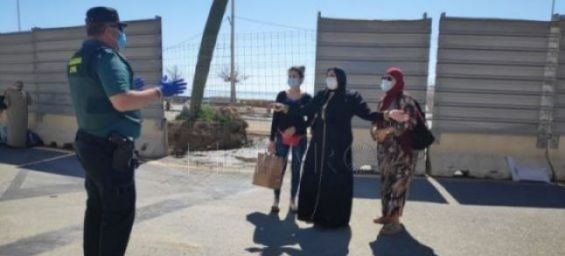 Moroccans stranded in Ceuta. / Ph. Juan León G. - El Faro de Ceuta