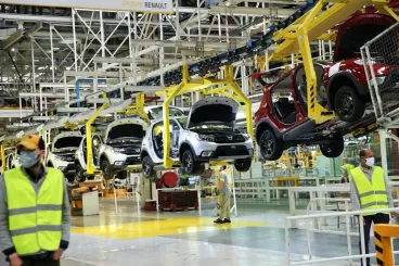 المغرب يخطط لرفع إنتاج السيارات الكهربائية إلى 53% خلال 2025