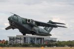 Armement : Les FAR testent un avion de transport brésilien