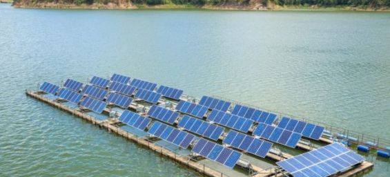  Floating Solar Power Plants. / DR