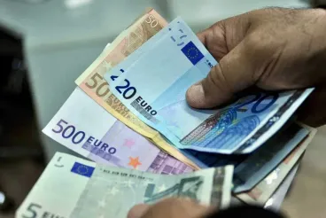 تحويلات المغاربة المقيمين بالخارج تتجاوز 122 مليار درهم في 2025