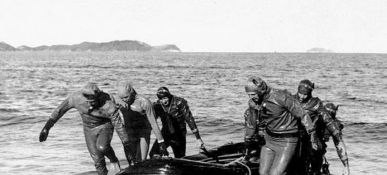 U.S. Navy demolition team. / DR