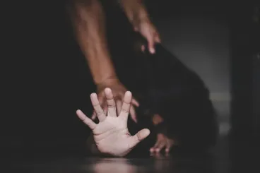 توقيف مغربي في إسبانيا بتهمة المشاركة في اغتصاب جماعي لشابة في فيرول