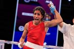 Boxe : La Marocaine Widad Bertal sacrée championne du monde en Serbie