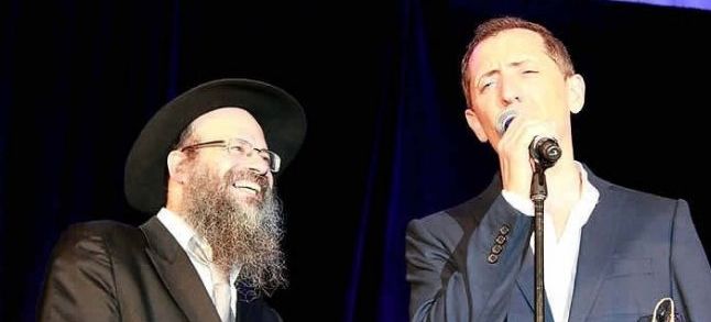 Gad Elmaleh at a show this month in Montreal./Ph. Chabad.org