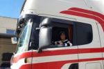 Diaspo #180 : Hassania Bouamama, de migrante à chauffeur poids-lourds en Espagne