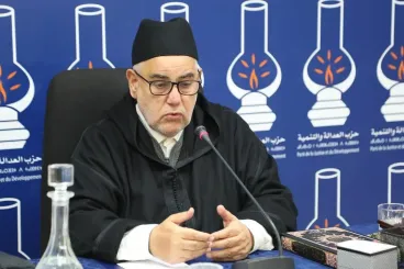 العدالة والتنمية ينسب لنفسه الفضل في العودة إلى توقيت غرينتش