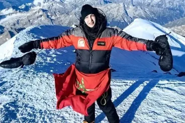 Hind Zemmama première femme marocaine et africaine à atteindre le mont Denali