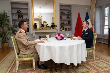 Défense : L’inspecteur général des FAR se réunit avec le chef des armées françaises 
