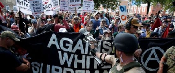 Members of white nationalists are met by a group of counter-protesters in Charlottsville, Virginia./Ph. ABC News