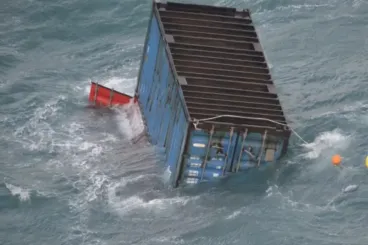 85 containers fall into sea at Casablanca Port, traffic temporarily suspended