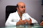 Un chirurgien esthétique MRE raconte pourquoi il n’ouvre pas de clinique au Maroc