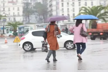 زخات رعدية محليا قوية وتساقطات ثلجية وطقس بارد من الأربعاء إلى السبت بعدد من مناطق المملكة 