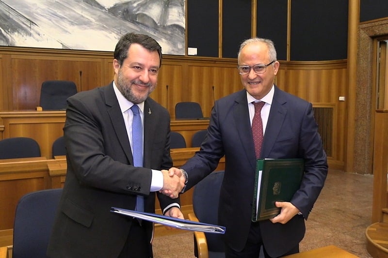 Marocco e Italia firmano un accordo sul riconoscimento reciproco delle patenti di guida