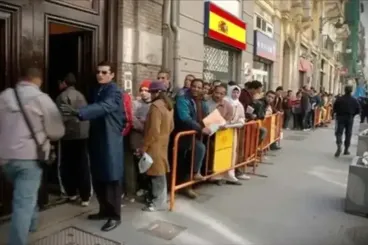 Comprendre les enjeux de la régularisation de 500 000 migrants en Espagne