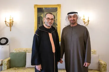 رئيس الإمارات يستقبل الملك محمد السادس في مقر إقامته بالرباط