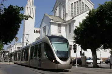 Maroc : Le ministère de la Santé réagit aux informations sur l'accouchement à bord d'un tram