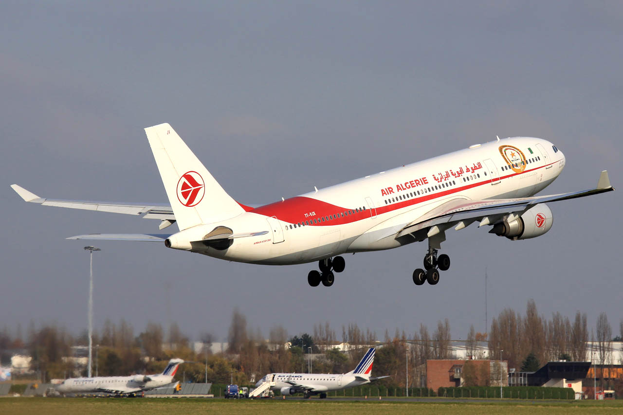 Air algerie. Эйр Алжир. Алжирские авиалинии. Авиакомпания Алжира. Air Algerie Moscow.