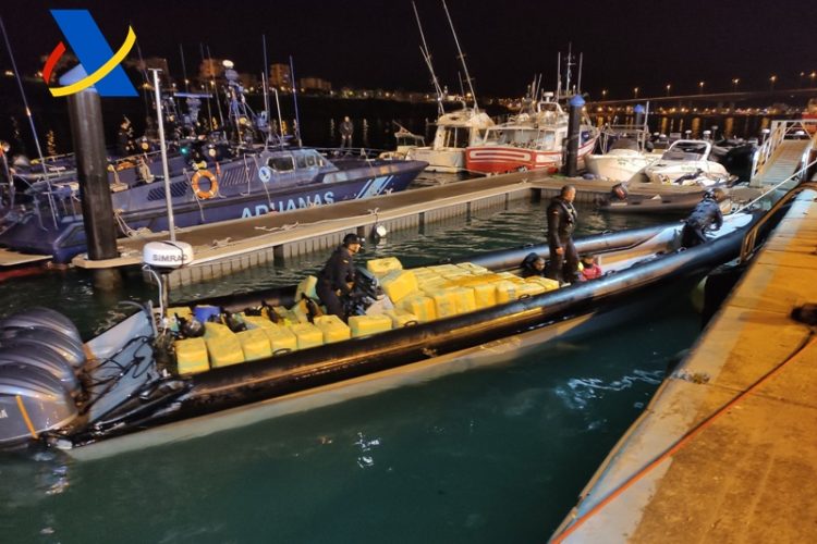 More than 4 tons of hashish seized and 3 Moroccans arrested