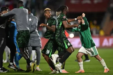 الكاف يفتح تحقيقا في أحداث مباراة الجزائر ونيجيريا والاتحادية الجزائرية تلجأ للفيفا