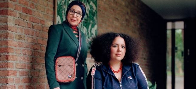 Moroccan-Dutch Meryem Slimani posing near her mother. / DR
