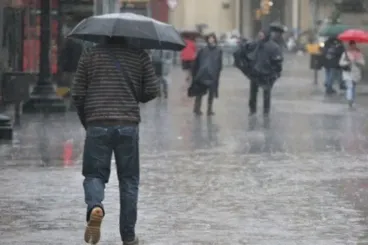 نشرة إنذارية: تساقطات ثلجية وزخات مطرية وموجة برد  من السبت إلى الثلاثاء 
