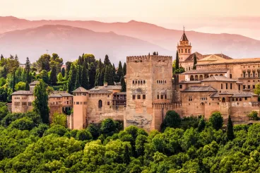 هجمات إلكترونية تستهدف منصة بيع تذاكر قصر الحمراء في غرناطة من روسيا والصين والمغرب