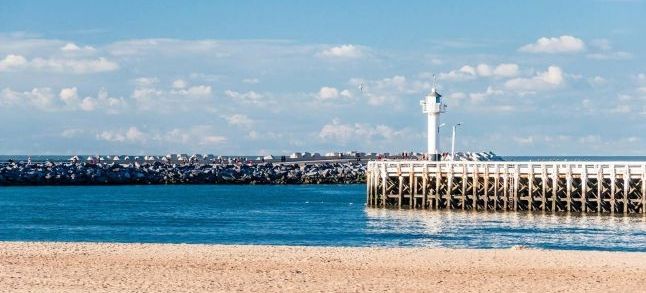 Ostend beach in Belgium where the Moroccan girl was assaulted./Ph. DR