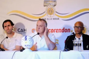 خالد سينوح.. مغربي قاد كوراساو إلى كأس العالم