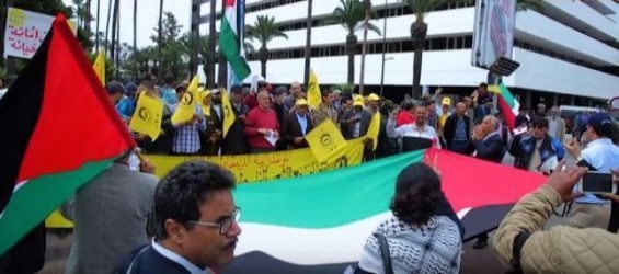 A sit-in organized Wednesday, 23rd of May, in Casablanca in front of the U.S. consulate to support Palestinian struggle./Ph. Mehdi Moussahim- Yabiladi