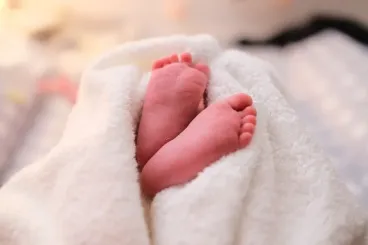 شفشاون: سيدة تضع مولودها على رصيف مركز صحي مغلق