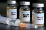 Apres la Grande Bretagne, les experts américains donnent le feu vert au vaccin Pfizer et BioNTech