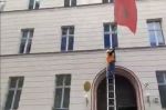 Berlin : Deux individus enlèvent le drapeau de l'ambassade du Maroc