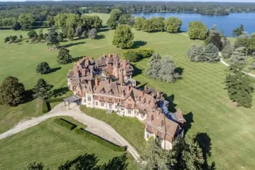 Le Roi Mohammed VI aurait mis en vente son château de Betz [Démenti]