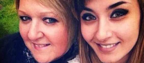 Sophie Akins and her mother Wendy./ Ph. Daily Mail. BPM Media