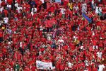 Mondial 2022 : Les supporters marocains nettoient le stade après le match Maroc - Croatie