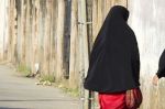 Le port de la burqa et du niqab islamiques en public désormais interdit au Sri Lanka
