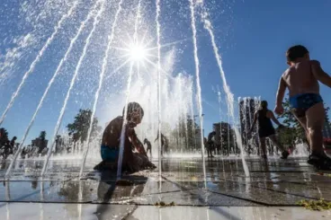 موجة حر وزخات رعدية قوية  مرتقبة من الخميس إلى الأحد بعدد من مناطق المغرب