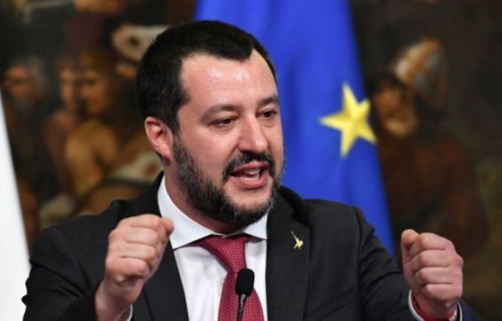 Italy : To defend a bill, Matteo Salvini refers to an accident caused ...