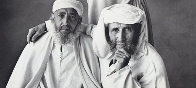 Moroccan tribesmen photographed in1971 by Irving Penn./Ph. Irving Penn