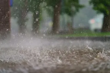 أمطار قوية وهبات رياح مرتقبة من الثلاثاء إلى الخميس