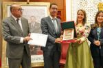 Maroc : Assiya Elomrani reçoit le prix de la presse parlementaire 2024