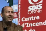 «Il n'y aura pas un Arabe dans ma caserne» : Le combat d'un pompier d'origine marocaine contre le racisme en France
